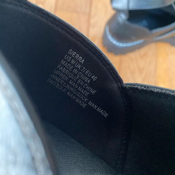 Shoedazzle black Sierra Buckle Bootie size 9 - Picture 12 of 12